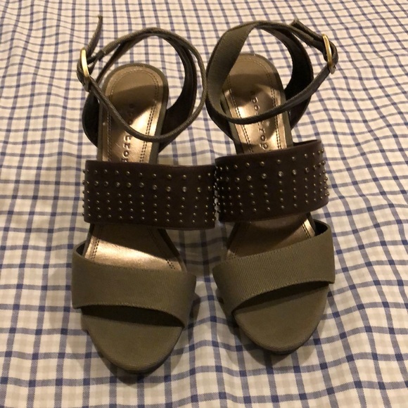 apostrophe heels - Picture 1 of 7